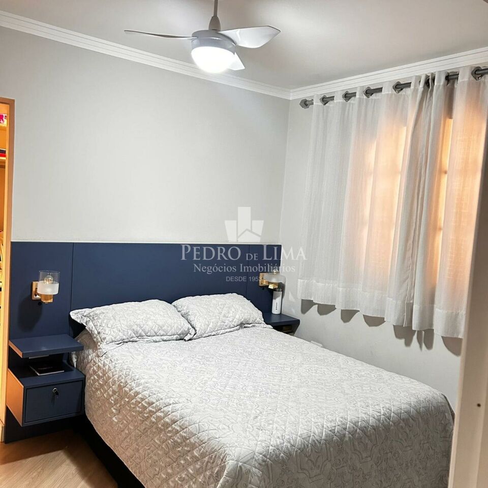 Casa Térrea com Piscina 2 dormitórios sendo 1 suíte 3 banheiros 2 vagas de garagem Vila Antonieta