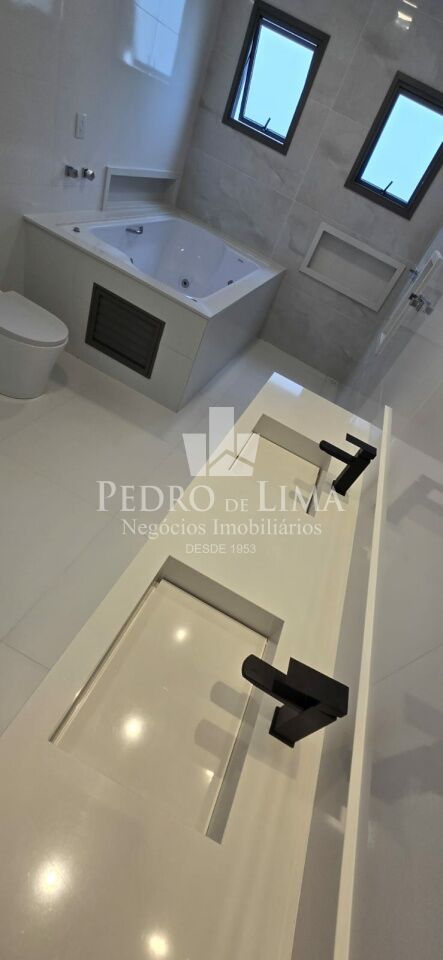 Sobrado Novo 4 suítes, 2 vagas com piscina e área gourmet - condomínio Real Park Arujá