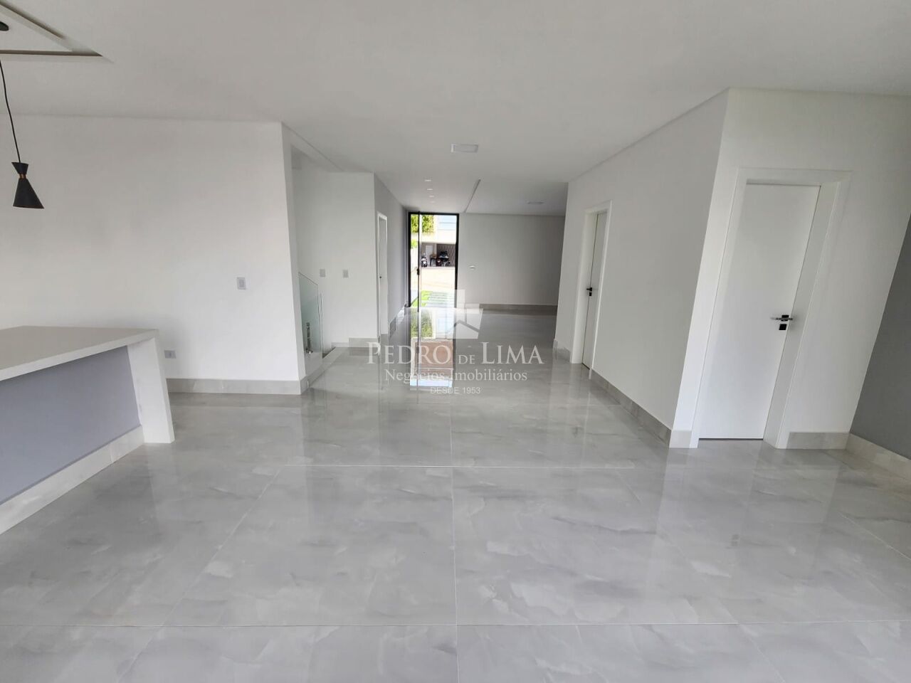 Sobrado Novo 4 suítes, 2 vagas com piscina e área gourmet - condomínio Real Park Arujá