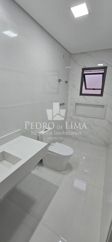 Sobrado Novo 4 suítes, 2 vagas com piscina e área gourmet - condomínio Real Park Arujá