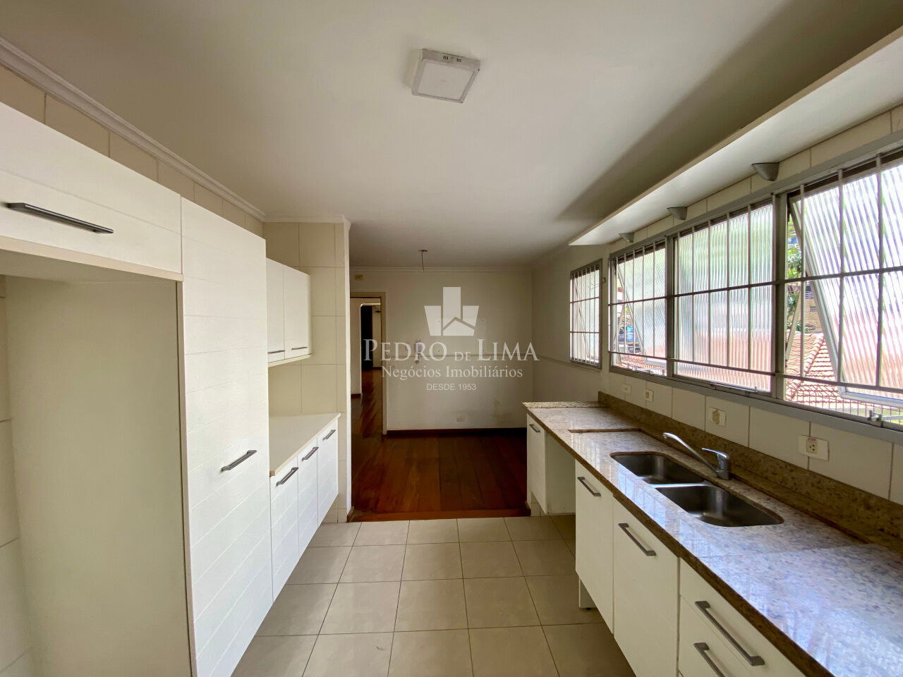 Apartamento 3 quartos sendo 1 suíte e 2  vaga no Brooklin. Condomínio Juliana.