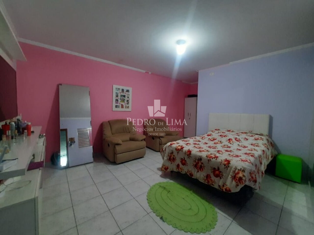 Sobrado Frontal, 2 suítes, 2 vagas, Vila Bancária, na V.Rica.