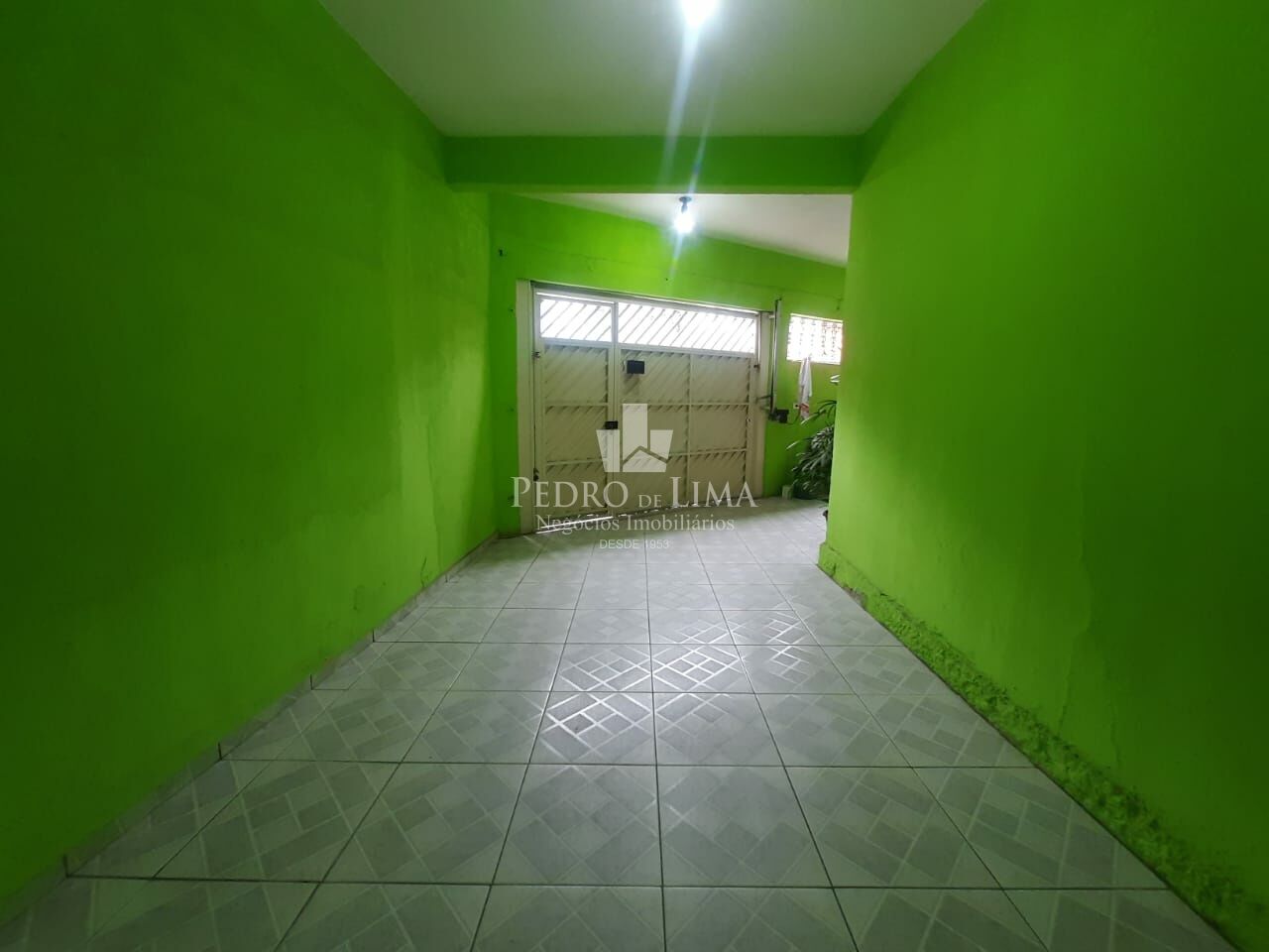 Sobrado Frontal, 2 suítes, 2 vagas, Vila Bancária, na V.Rica.