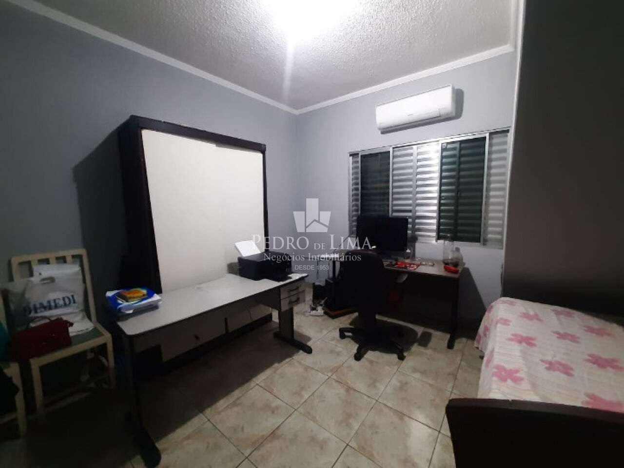 Sobrado Frontal, 2 suítes, 2 vagas, Vila Bancária, na V.Rica.