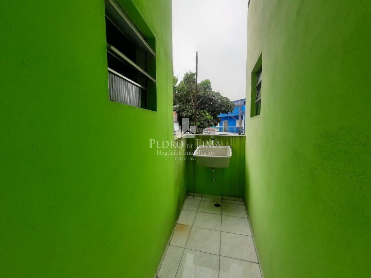 Sobrado Frontal, 2 suítes, 2 vagas, Vila Bancária, na V.Rica.