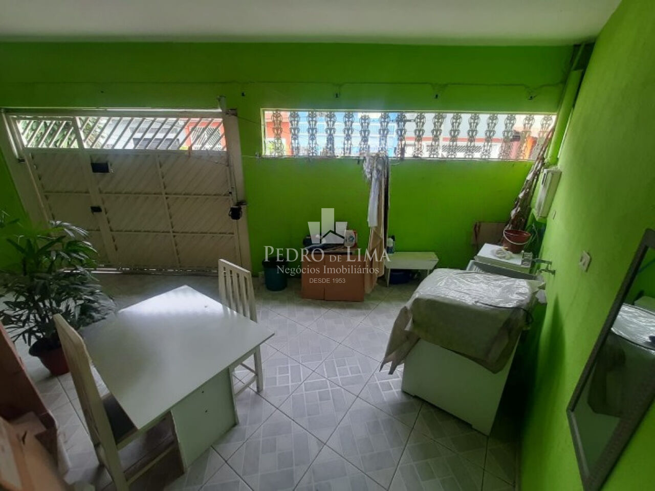 Sobrado Frontal, 2 suítes, 2 vagas, Vila Bancária, na V.Rica.