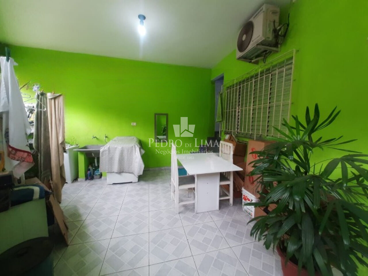 Sobrado Frontal, 2 suítes, 2 vagas, Vila Bancária, na V.Rica.