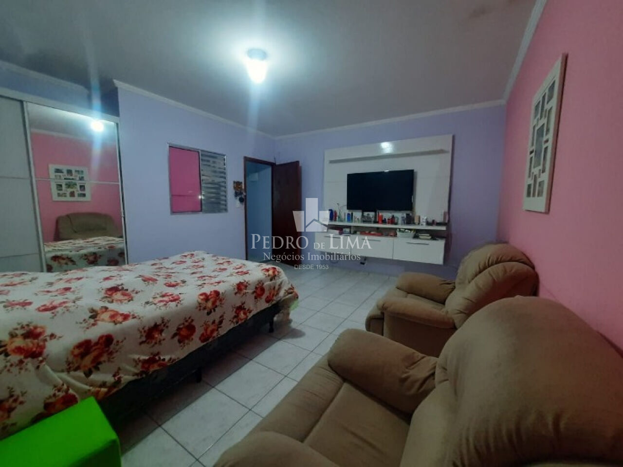 Sobrado Frontal, 2 suítes, 2 vagas, Vila Bancária, na V.Rica.