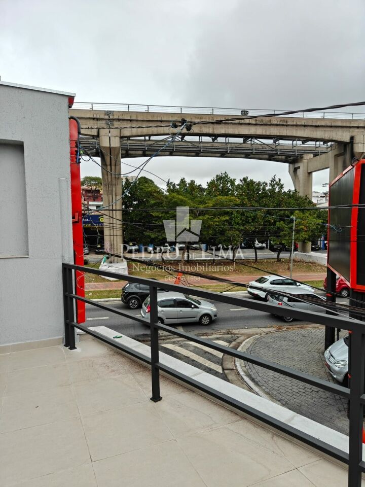Sobrado com espaço gourmet, 3 quartos sendo 3 suítes, 2 vagas de garagem na Vila Ema