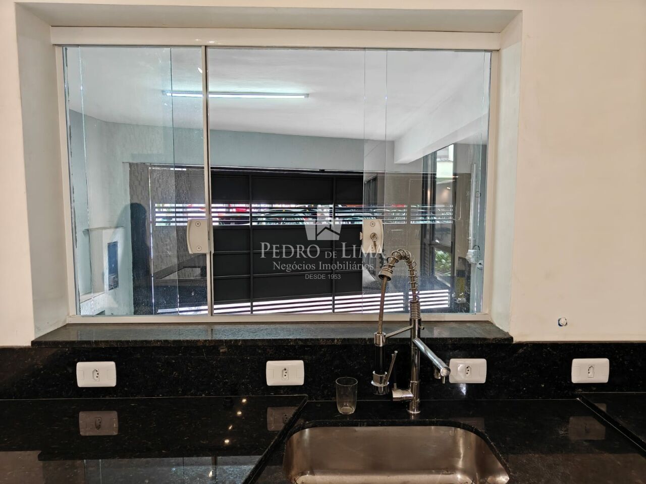 imagem do imovel Sobrado com espaço gourmet, 3 quartos sendo 3 suítes, 2 vagas de garagem na Vila Ema ref: TP29052