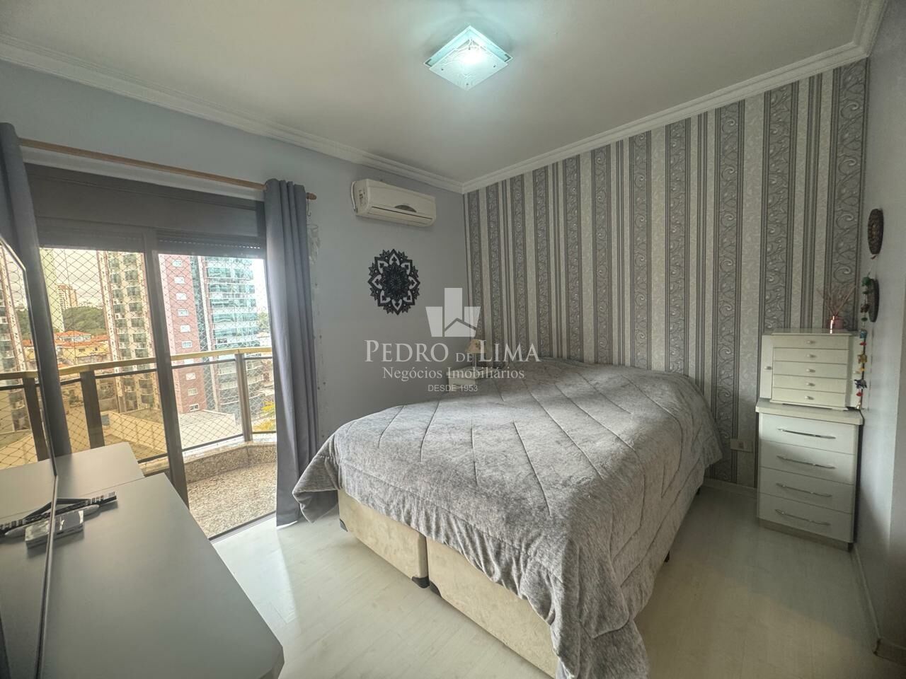 Apartamento 4 quartos, 2 vagas, Anália Franco. Condomínio Meridien