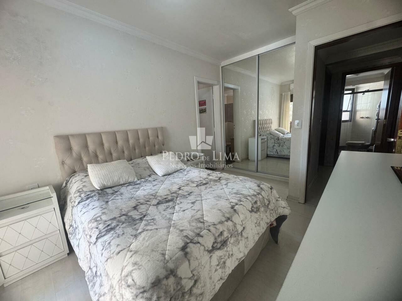 Apartamento 4 quartos, 2 vagas, Anália Franco. Condomínio Meridien