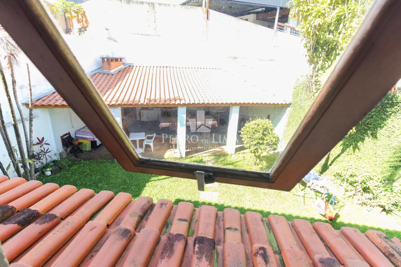 Casa Térrea em São Miguel Paulista -15 m de frente, 4 vagas e 4 dormitórios  