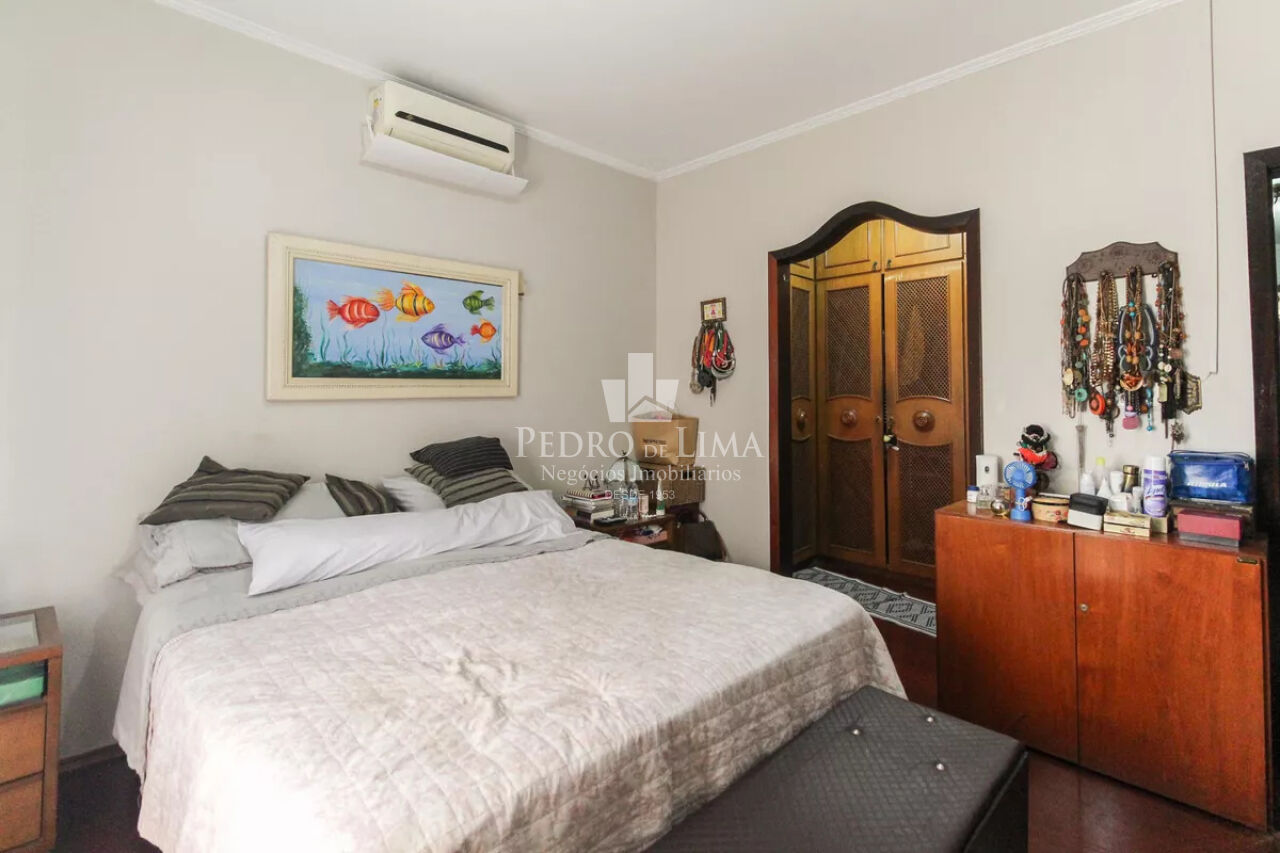 Casa Térrea em São Miguel Paulista -15 m de frente, 4 vagas e 4 dormitórios  