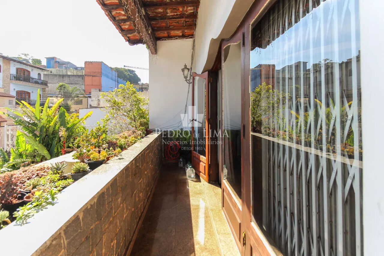 Casa Térrea em São Miguel Paulista -15 m de frente, 4 vagas e 4 dormitórios  