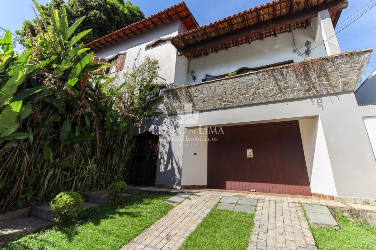Casa Térrea em São Miguel Paulista -15 m de frente, 4 vagas e 4 dormitórios  