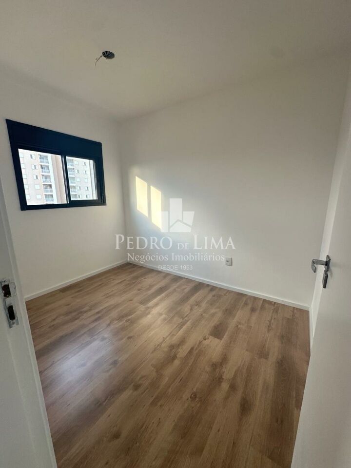 Apartamento no Tatuapé a 600 m da estação do Metrô Carrão, 37m², 2 dormitórios. Condomínio Verona