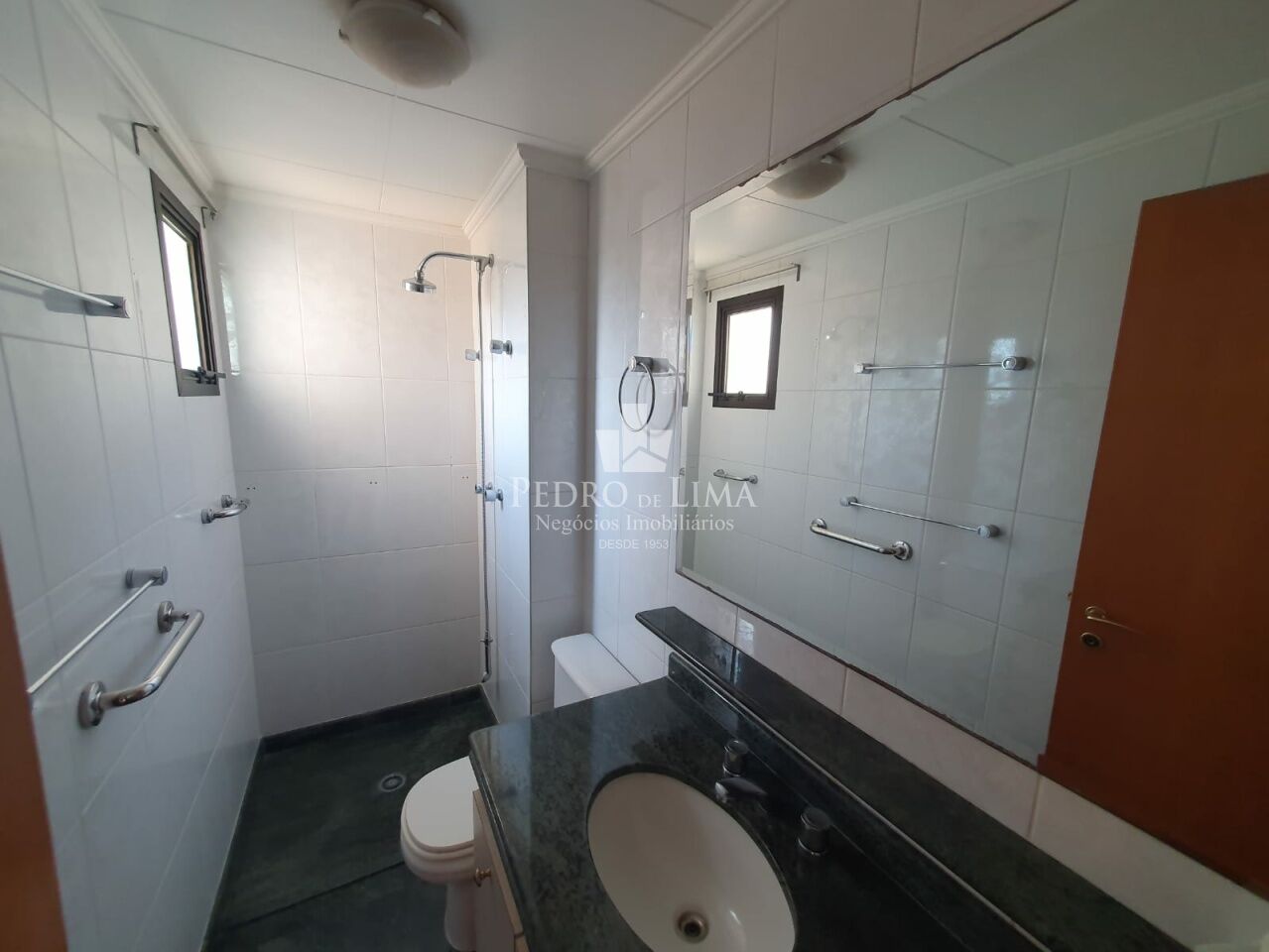 Apartamento no Jardim Anália Franco, 157m². 3 quartos 2 suítes e 3 vagas. Condomínio Valladolid