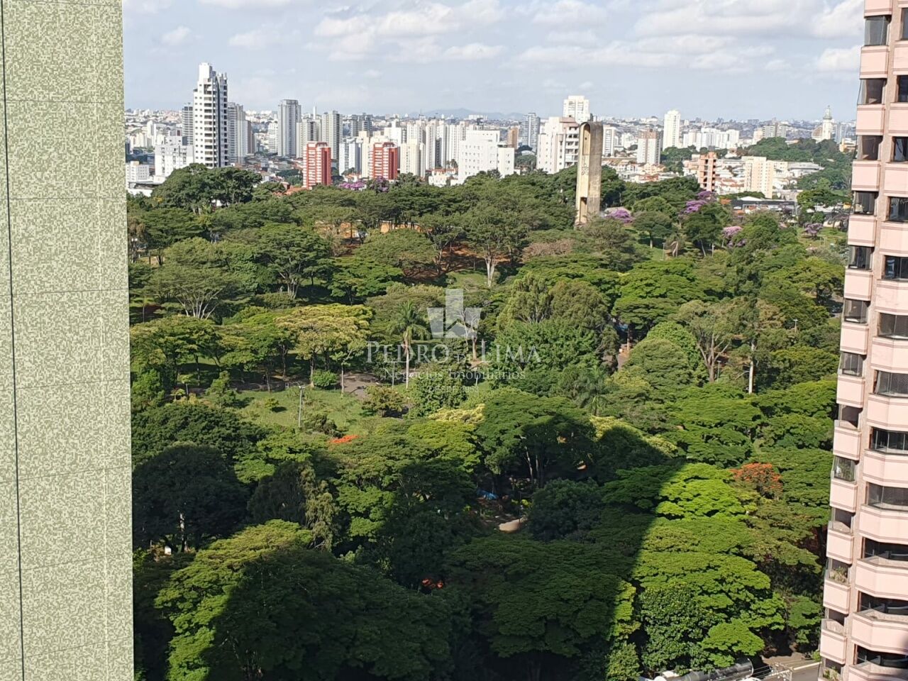 Apartamento no Jardim Anália Franco, 157m². 3 quartos 2 suítes e 3 vagas. Condomínio Valladolid
