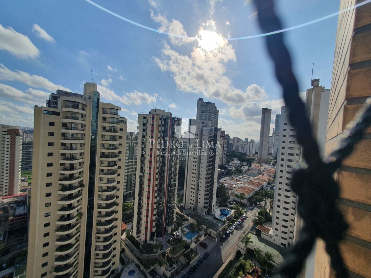 Apartamento no Jardim Anália Franco, 157m². 3 quartos 2 suítes e 3 vagas. Condomínio Valladolid