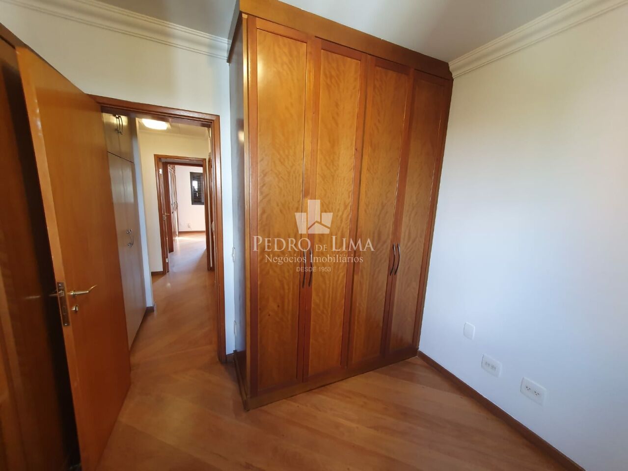 Apartamento no Jardim Anália Franco, 157m². 3 quartos 2 suítes e 3 vagas. Condomínio Valladolid