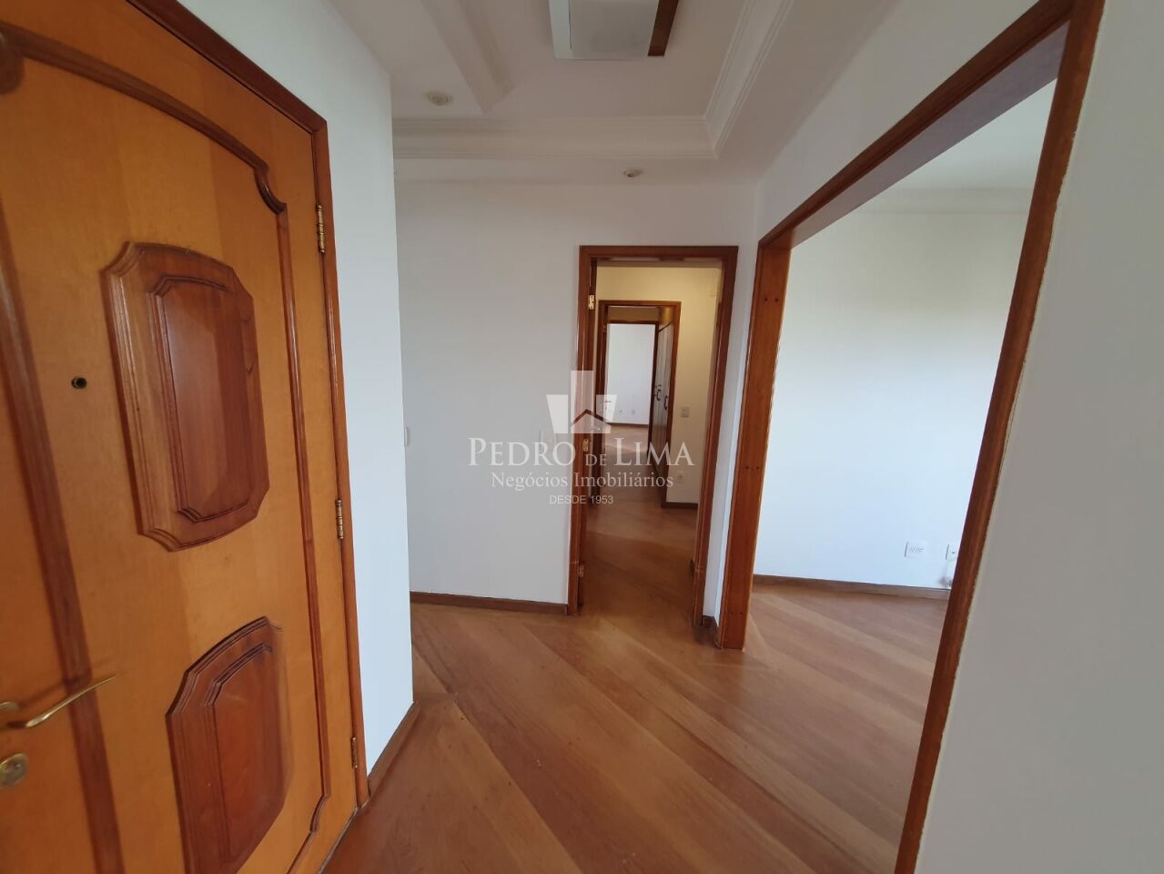 Apartamento no Jardim Anália Franco, 157m². 3 quartos 2 suítes e 3 vagas. Condomínio Valladolid
