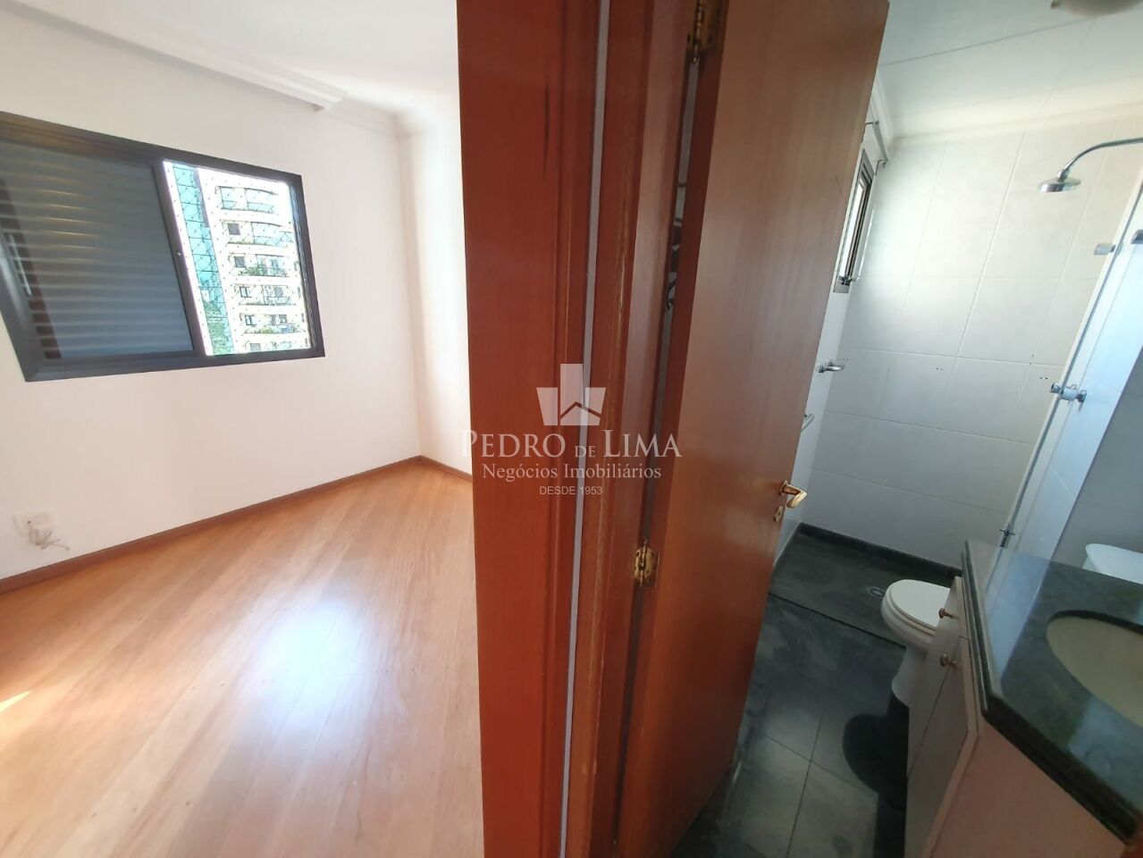Apartamento no Jardim Anália Franco, 157m². 3 quartos 2 suítes e 3 vagas. Condomínio Valladolid