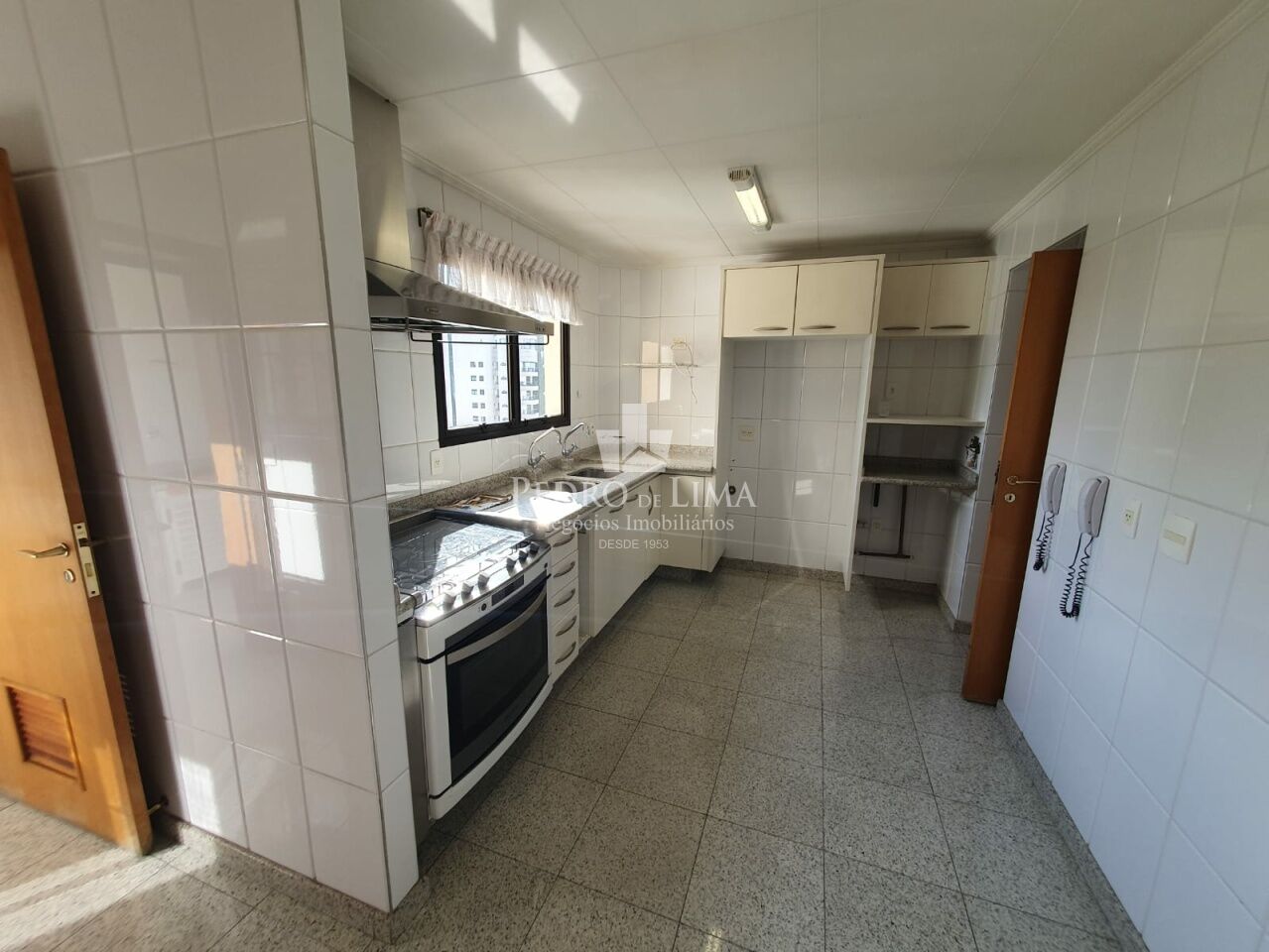 Apartamento no Jardim Anália Franco, 157m². 3 quartos 2 suítes e 3 vagas. Condomínio Valladolid