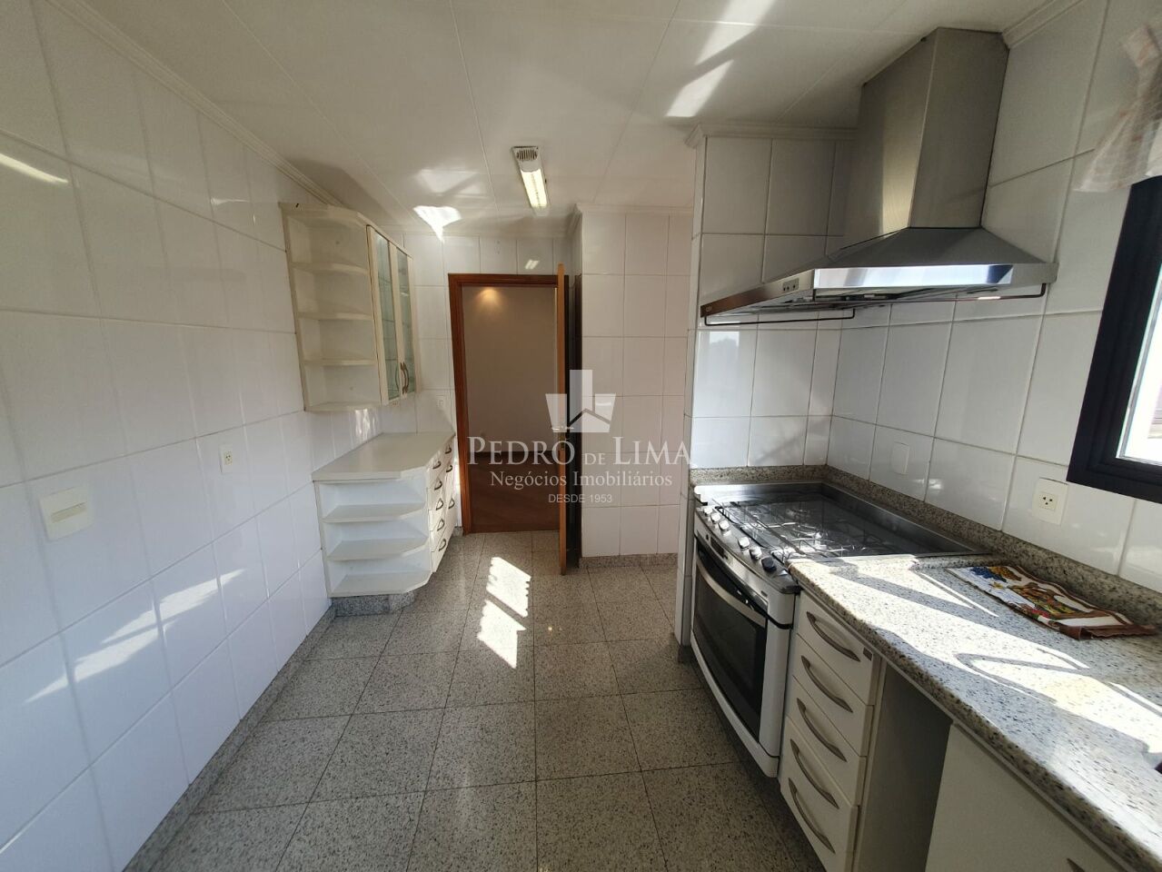 Apartamento no Jardim Anália Franco, 157m². 3 quartos 2 suítes e 3 vagas. Condomínio Valladolid
