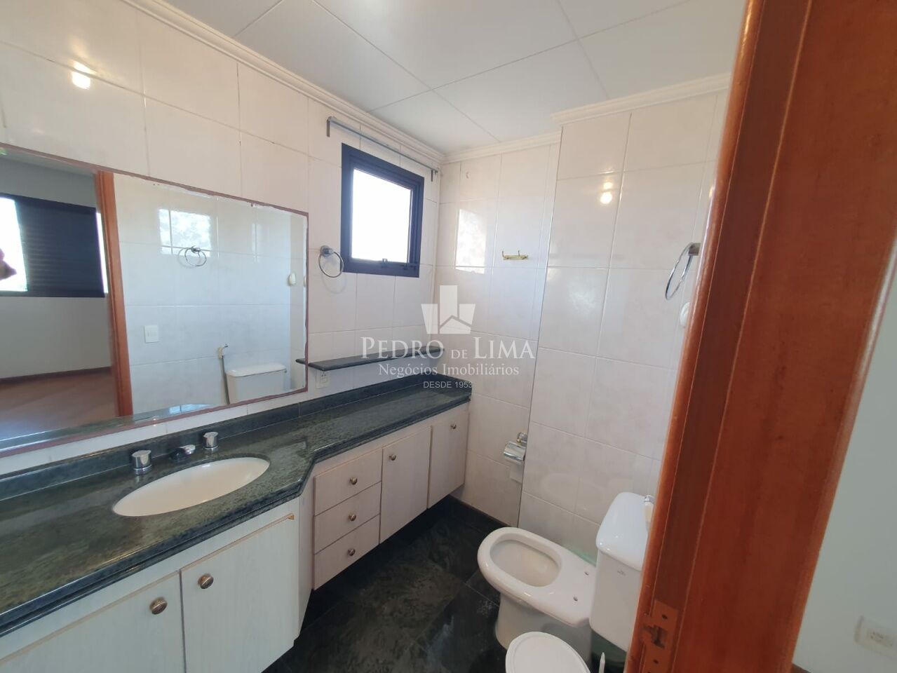 Apartamento no Jardim Anália Franco, 157m². 3 quartos 2 suítes e 3 vagas. Condomínio Valladolid