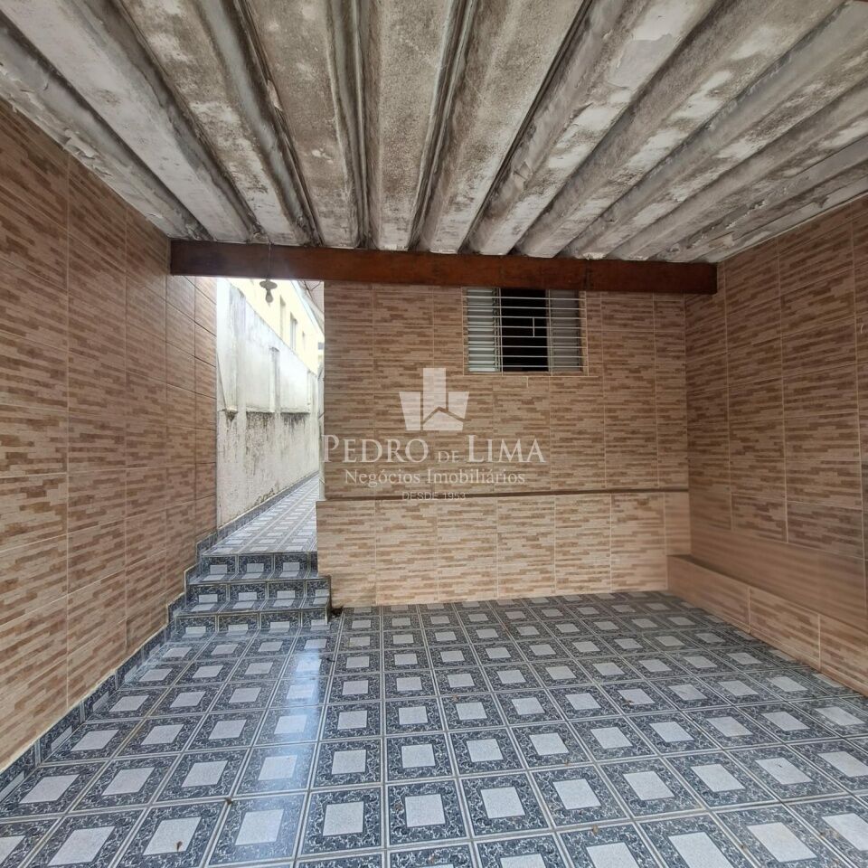 Casa térrea com 90 m² e 2 dormitórios.