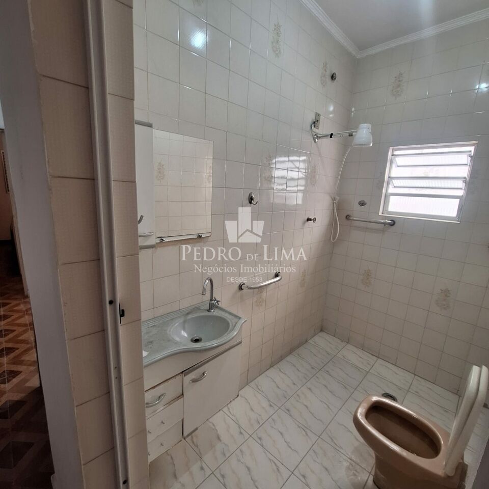 Casa térrea com 90 m² e 2 dormitórios.
