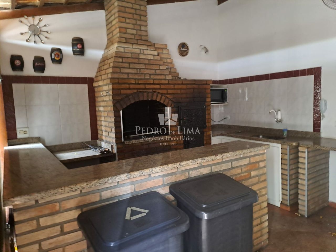 Apartamento para aqlugar com 3 dormitórios e 72 m²