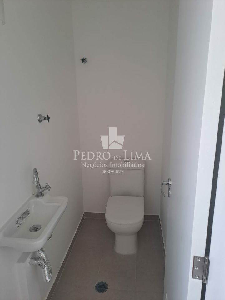 Apartamento para aqlugar com 3 dormitórios e 72 m²