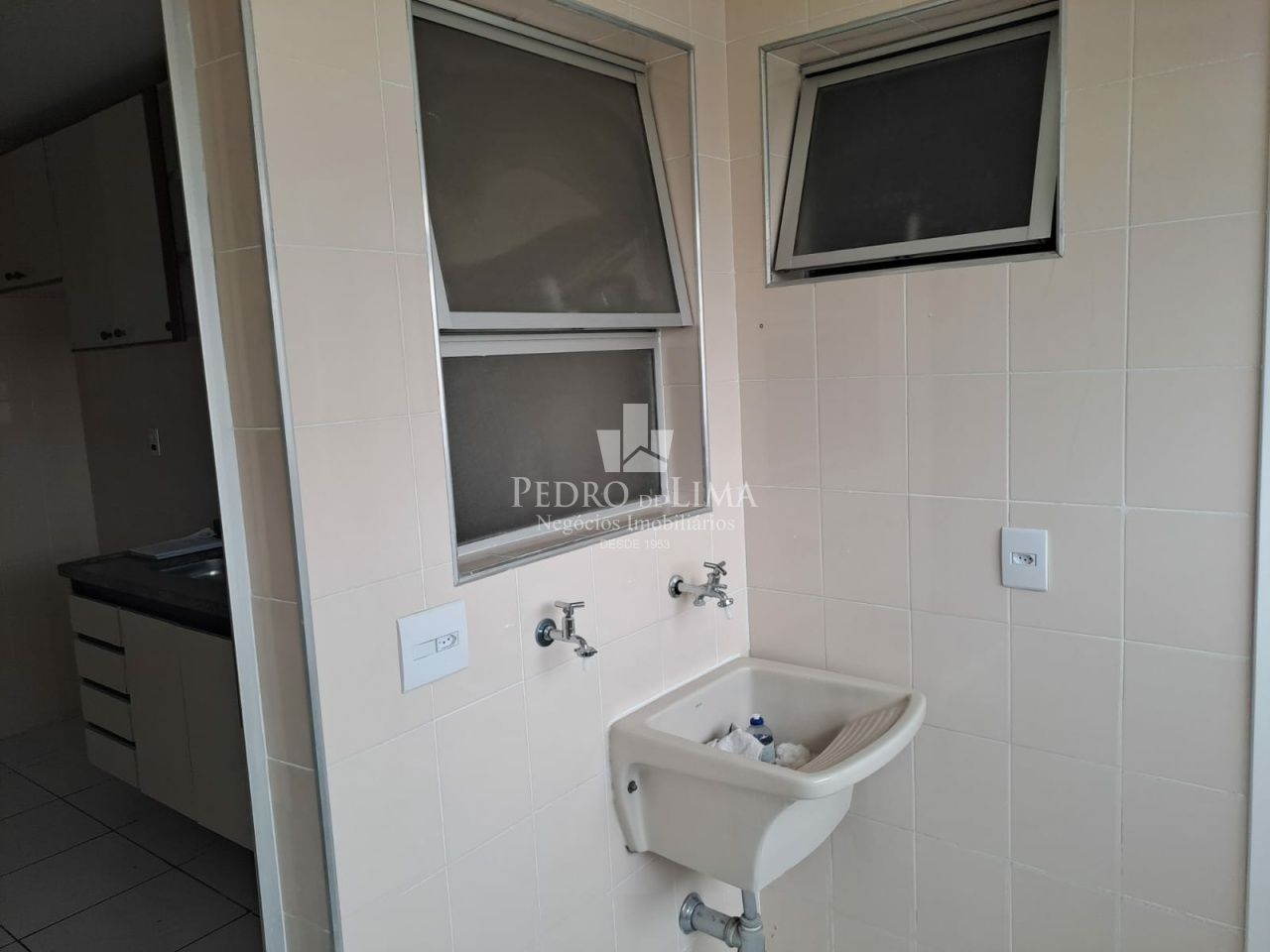 Apartamento para aqlugar com 3 dormitórios e 72 m²