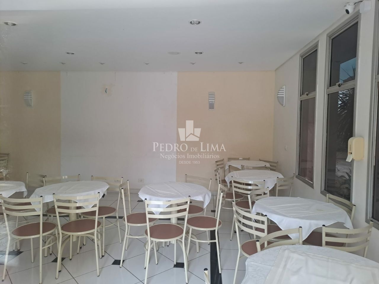 Apartamento para aqlugar com 3 dormitórios e 72 m²