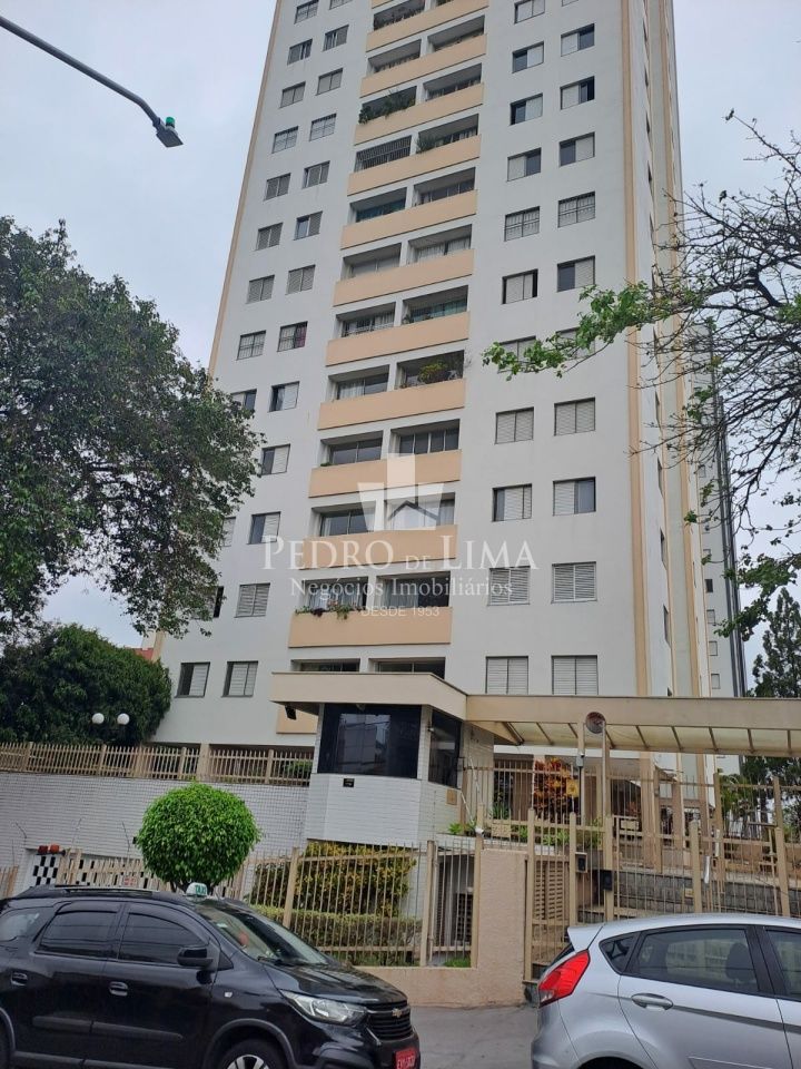 Apartamento para aqlugar com 3 dormitórios e 72 m²
