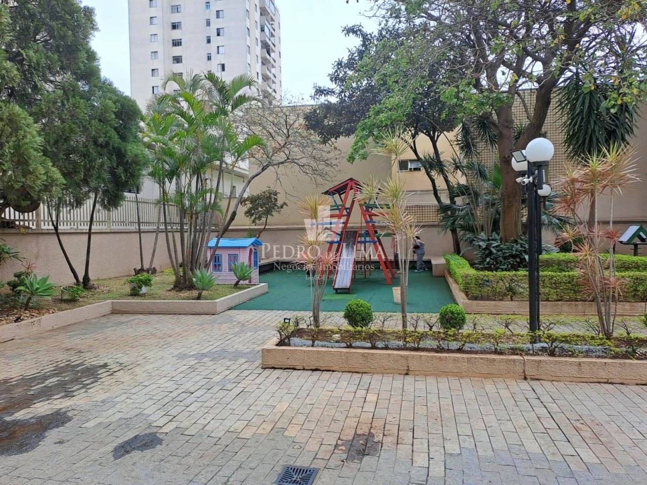 Apartamento para aqlugar com 3 dormitórios e 72 m²