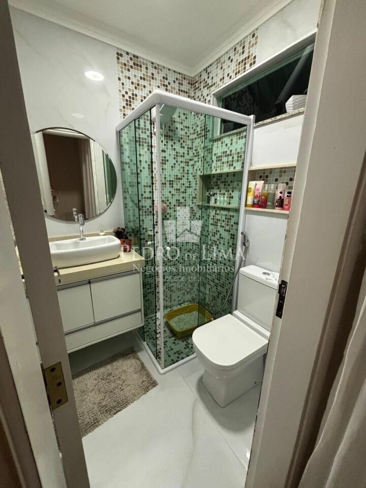 Sobrado com 3 quartos sendo 1 suíte e 4 vagas a venda no Jardim Têxtil
