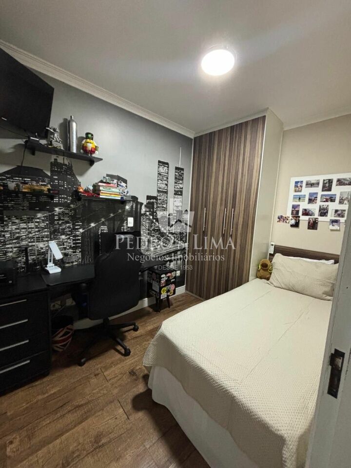 Sobrado com 3 quartos sendo 1 suíte e 4 vagas a venda no Jardim Têxtil