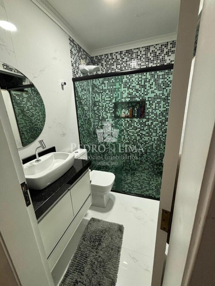 Sobrado com 3 quartos sendo 1 suíte e 4 vagas a venda no Jardim Têxtil