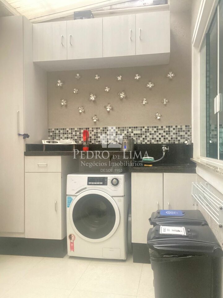 Sobrado com 3 quartos sendo 1 suíte e 4 vagas a venda no Jardim Têxtil