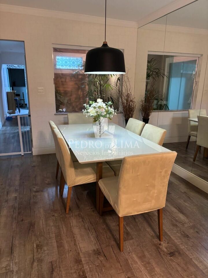 Sobrado com 3 quartos sendo 1 suíte e 4 vagas a venda no Jardim Têxtil