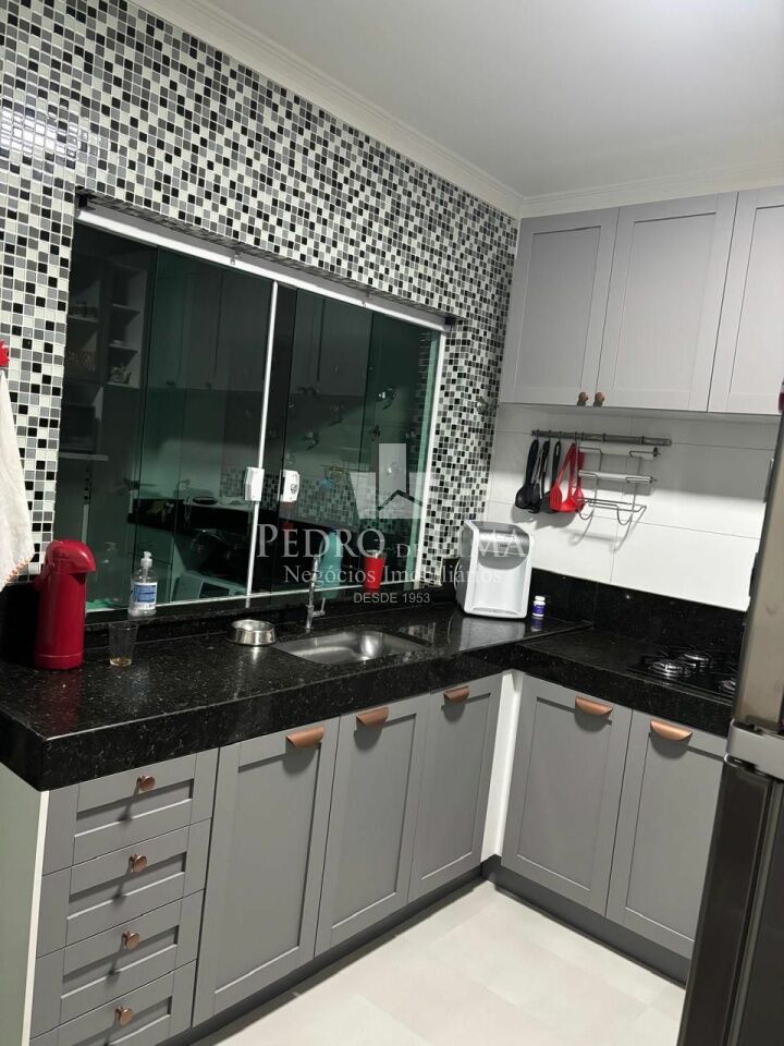 imagem do imovel Sobrado com 3 quartos sendo 1 suíte e 4 vagas a venda no Jardim Têxtil ref: TP29173