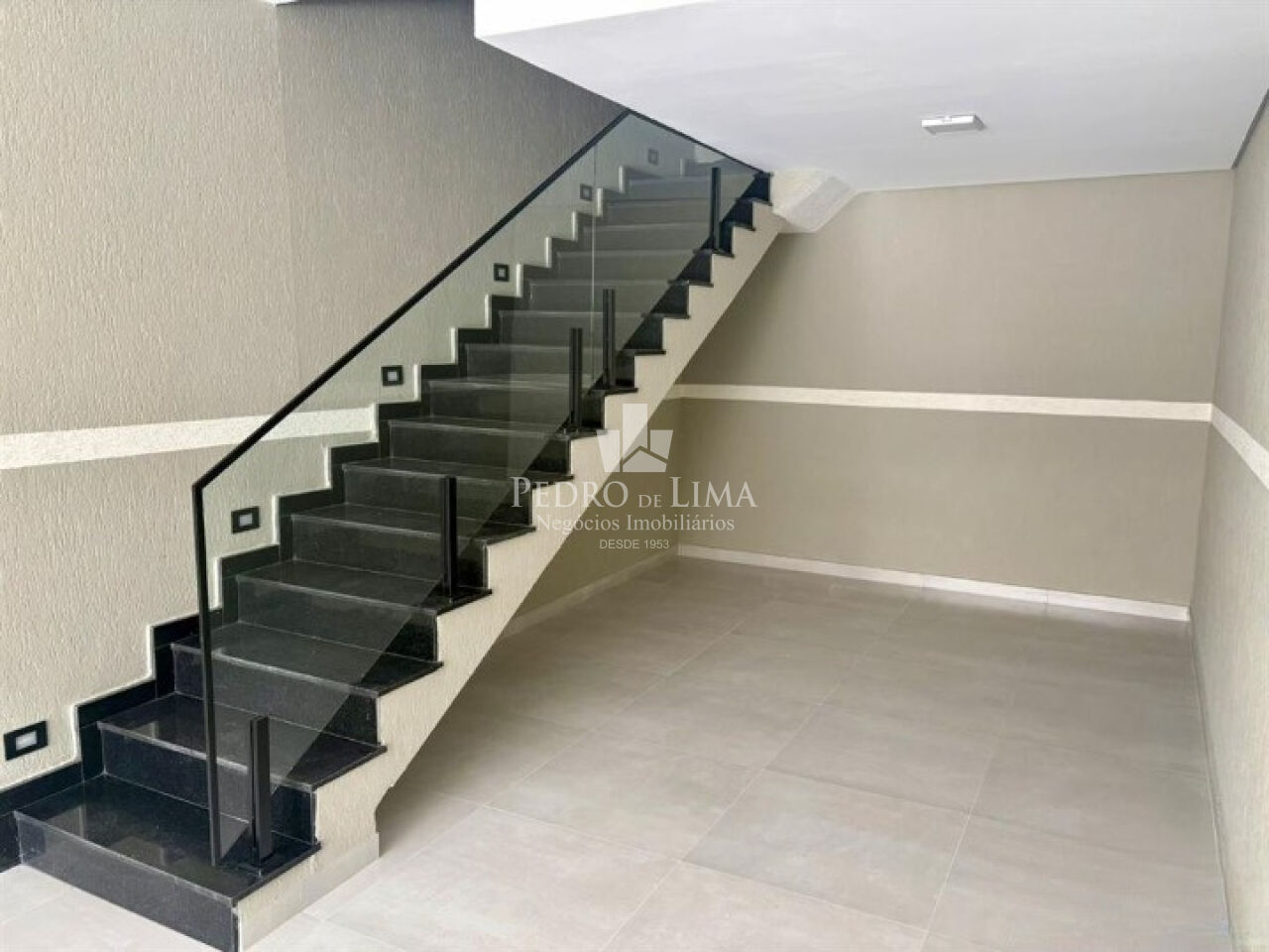 imagem do imovel Sobrado de 150m² com 3 suítes, 3 vagas na Penha a 1500 metros do Metrô Vila Matilde ref: TP29183