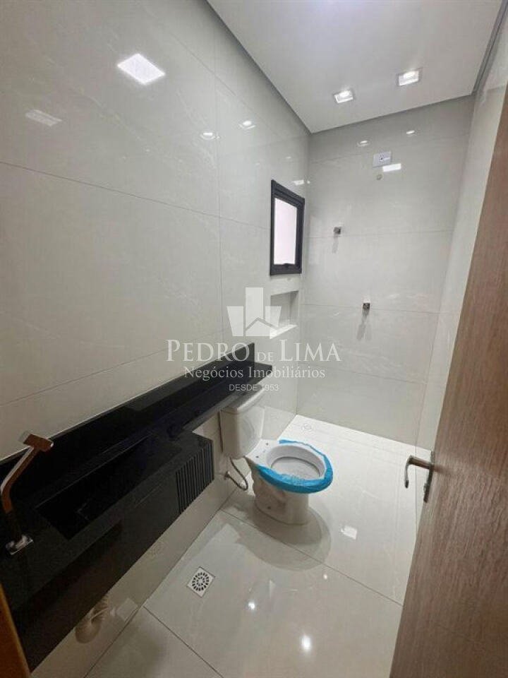 Sobrado de 150m² com 3 suítes, 3 vagas na Penha a 1500 metros do Metrô Vila Matilde