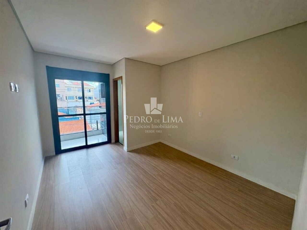 Sobrado de 150m² com 3 suítes, 3 vagas na Penha a 1500 metros do Metrô Vila Matilde