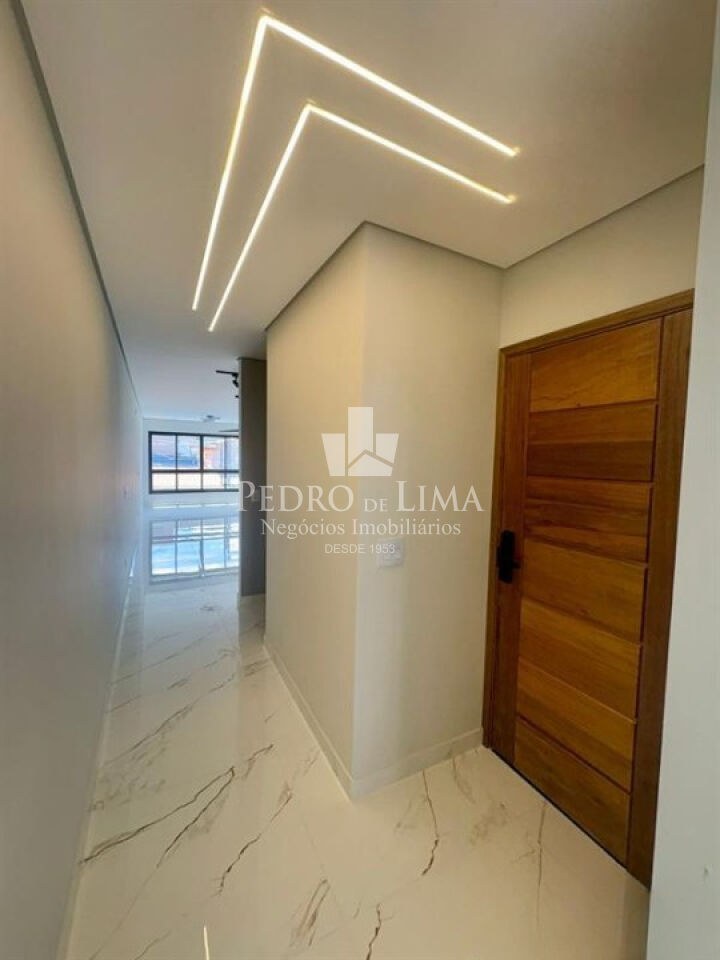Sobrado de 150m² com 3 suítes, 3 vagas na Penha a 1500 metros do Metrô Vila Matilde