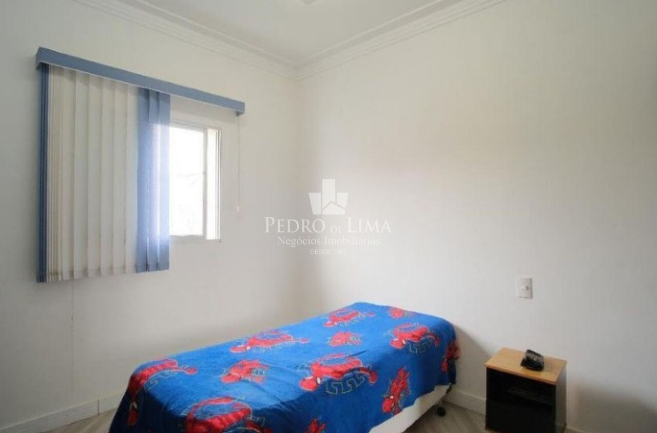 Sobrado com 3 quartos, 1 suíte, 2 vagas, quintal, Vila Santa Isabel (Carrão)
