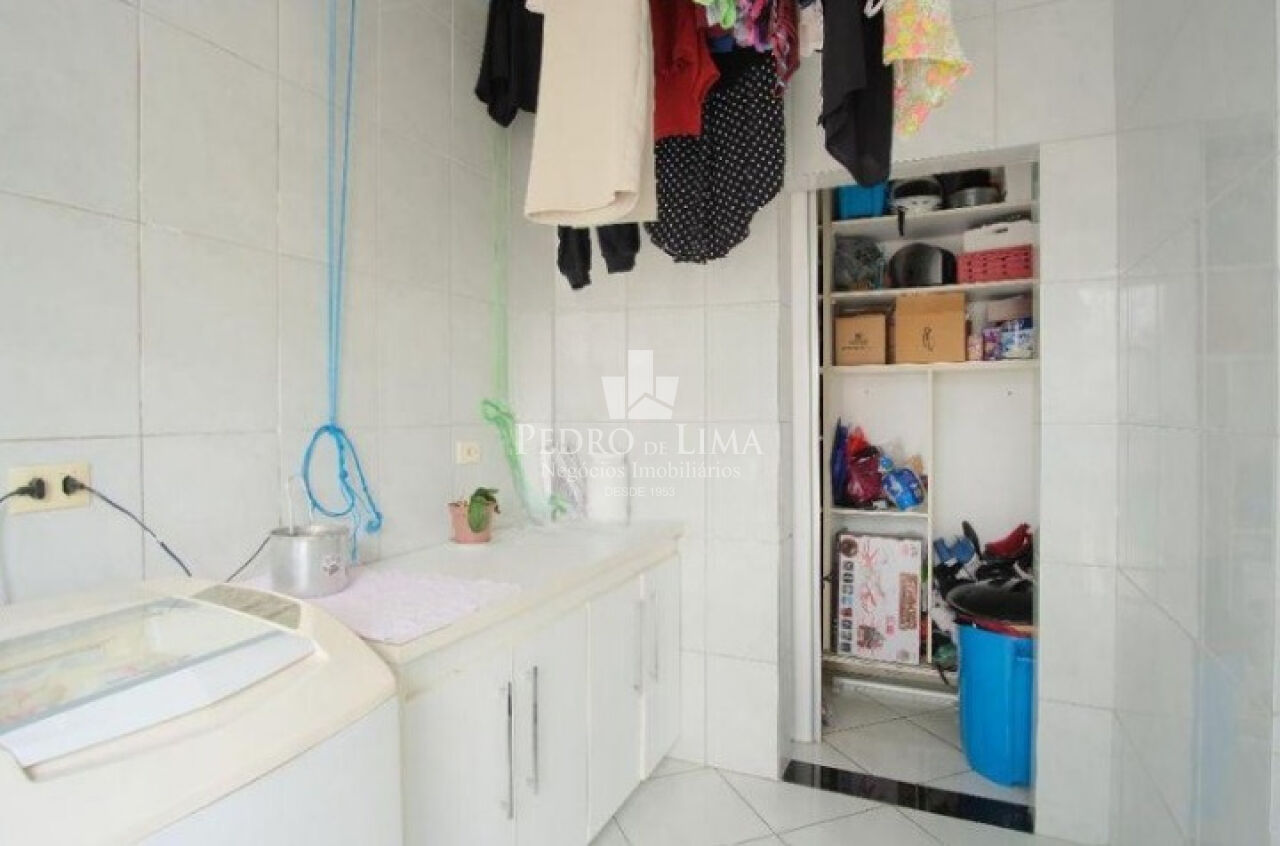 Sobrado com 3 quartos, 1 suíte, 2 vagas, quintal, Vila Santa Isabel (Carrão)